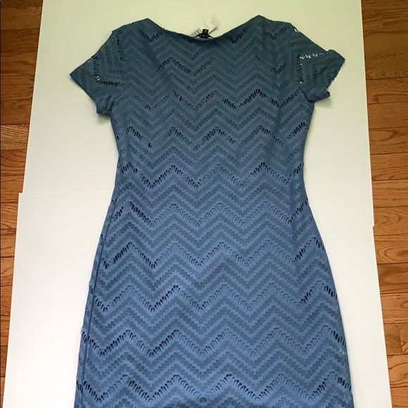 Tiana B. Lace cocktail dress - Picture 5 of 5